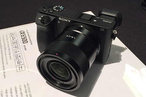 Sony A6500 và Fuji X-T2 