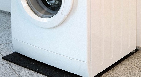 Những mẹo “bỏ túi” để bạn tự xử lí khi máy giặt không chạy bình thường