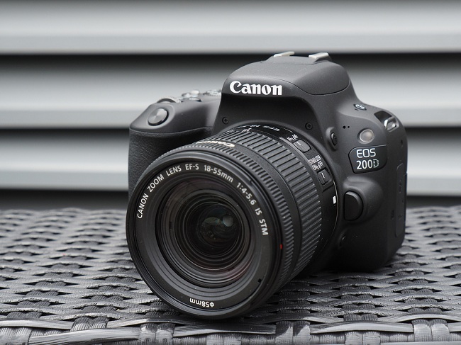 DSLR mini Canon EOS 200D xuất hiện: thêm lý do để từ chối Canon EOS M-series?   