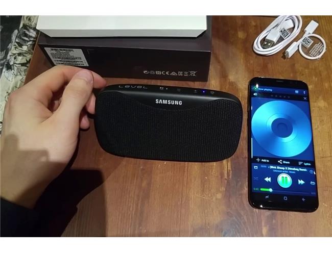 Samsung Slim: Loa Bluetooth nhỏ gọn như ví cầm tay
