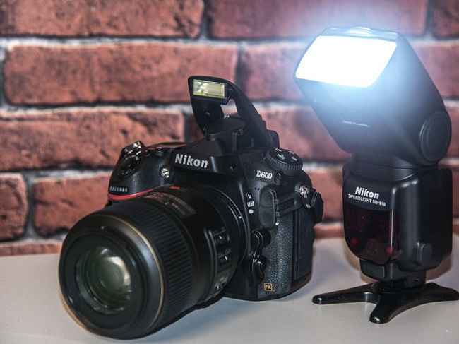 Sự cần thiết của một đèn flash rời cho máy ảnh DSLR?
