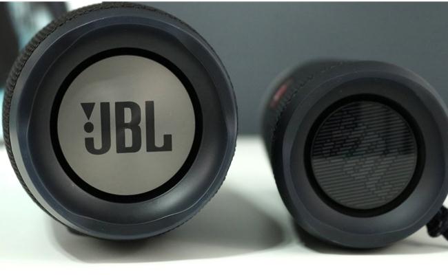 Loa di động JBL  Flip 4 (Đen)
