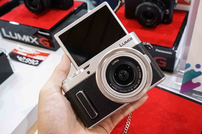 Máy ảnh Panasonic Lumix GF10 + kit 12-32MM (Bạc)