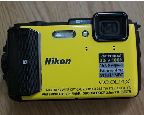 Máy Ảnh Nikon Coolpix AW130 (Vàng)
