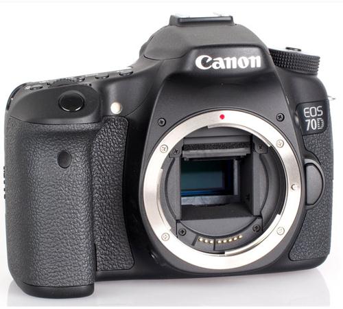 Máy Ảnh Canon EOS 70D Kit EF-S 18-135 IS STM (Hàng nhập khẩu)