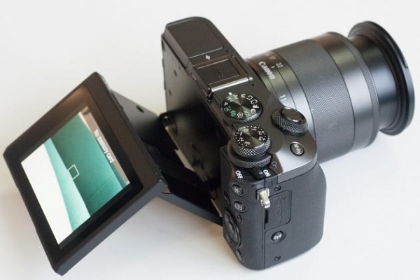 Máy ảnh Canon EOS M6