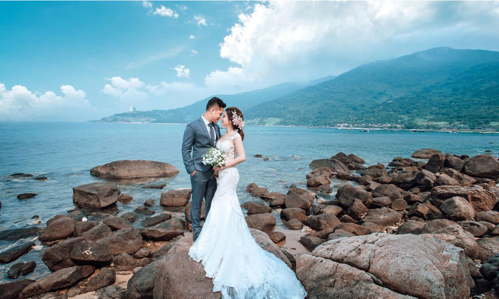 Cùng chiêm ngưỡng bộ ảnh cưới Đà Nẵng tuyệt đẹp này, mang đến cho bạn khung hình đầy lãng mạn và tinh tế với cảnh quan đẹp như mơ.