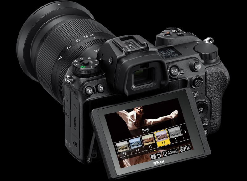 Kính ngắm và màn hình của máy ảnh Nikon Z7 II