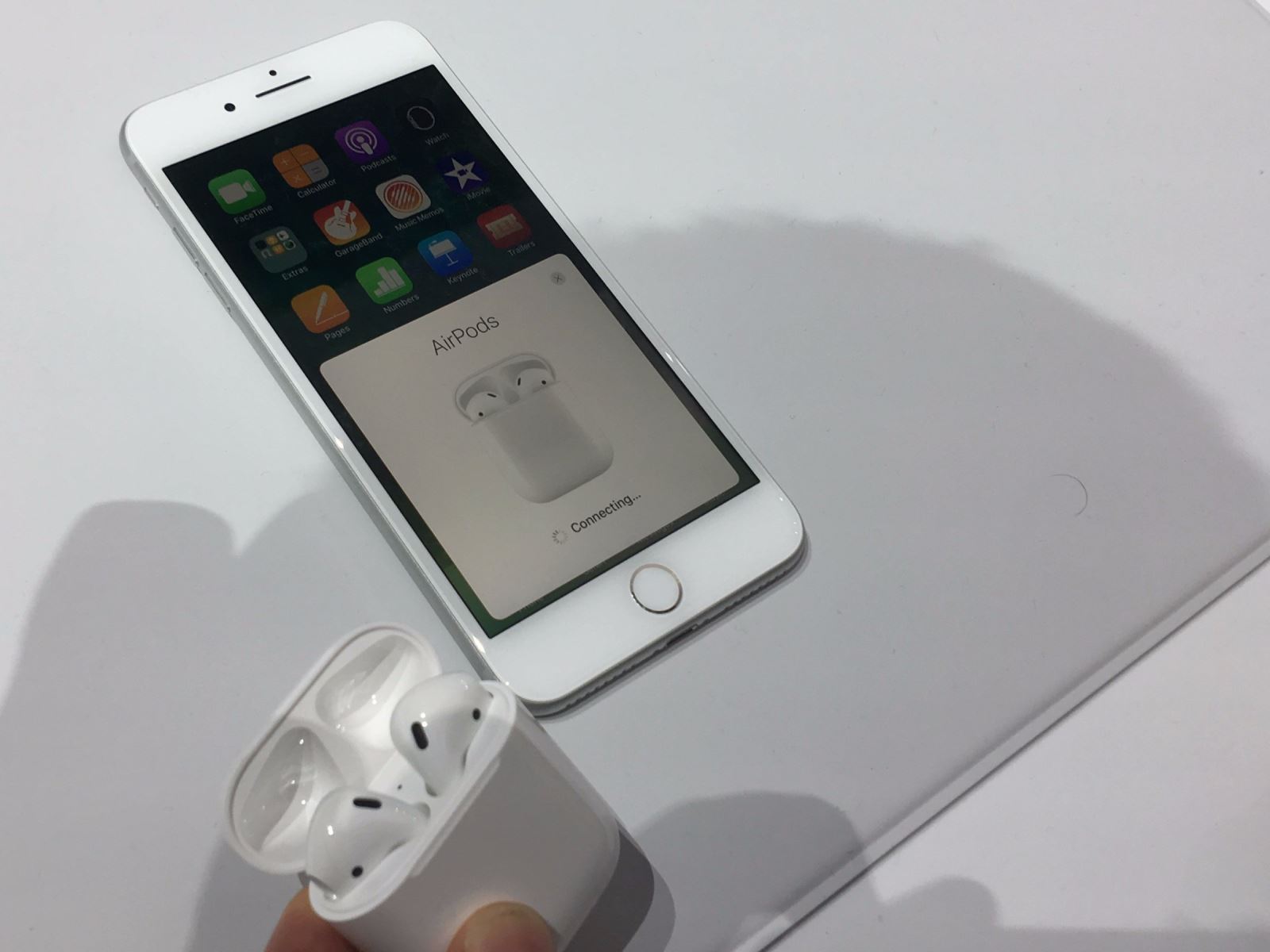 3 mẫu tai nghe bluetooth dành riêng cho iPhone 14 bạn không nên bỏ qua