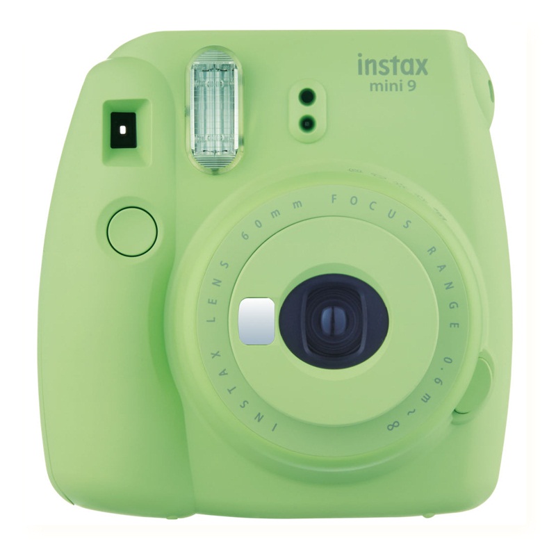 Máy ảnh Fujifilm Instax Mini 9 màu xanh lá cây sẽ là sự lựa chọn hoàn hảo cho những ai yêu thích sự độc đáo và mới lạ. Hãy đến và khám phá những bức ảnh tuyệt đẹp của bạn với máy ảnh này.