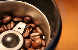 Những mẹo làm sạch máy xay pha cà phê dễ dàng