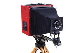 Có điều gì đặc biệt bên trong chiếc máy ảnh large format 8x10 kĩ thuật số đầu tiên