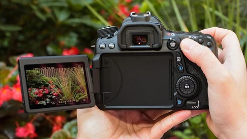 Nên chọn Canon 70D hay Canon 7D Mark II ?