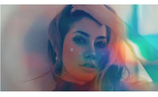 Cần gì Photoshop bạn vẫn có thể chụp ảnh chân dung ảo diệu với 5 cách đơn giản sau