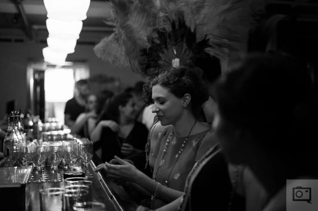 50mm F/1.8 chiếc ống kính thân thiết cho dòng máy Sony A7