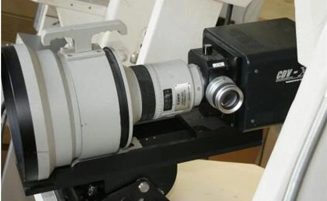 Bạn có biết sự tồn tại của ống kính Canon 300mm F1.8