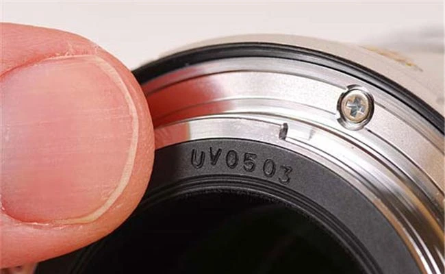 Cách tính tuổi các ống kính Canon
