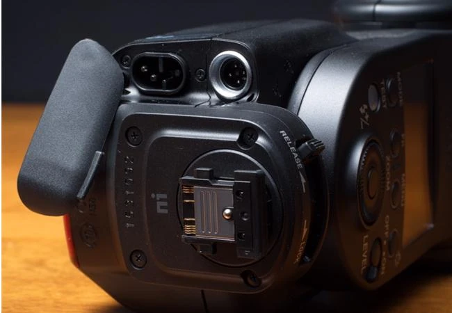 Cùng tìm hiểu khả năng tương thích của các loại đèn flash Sony