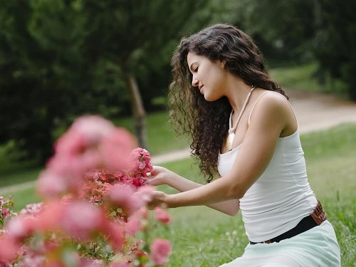 4 ống kính chụp chân dung tốt nhất dành cho máy ảnh không gương lật