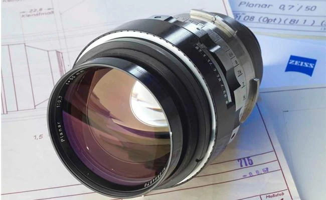 Ống kính nào có khẩu độ lớn nhất từ trước tới nay?