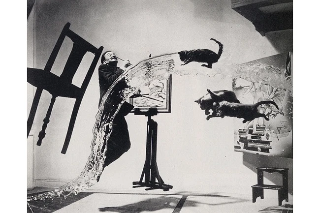 Những bức ảnh siêu thực nổi tiếng thế giới