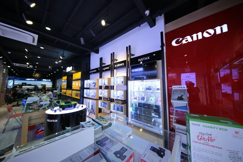 Trải nghiệm không gian mua sắm máy ảnh và thiết bị âm thanh cao cấp tại Binhminhdigital 