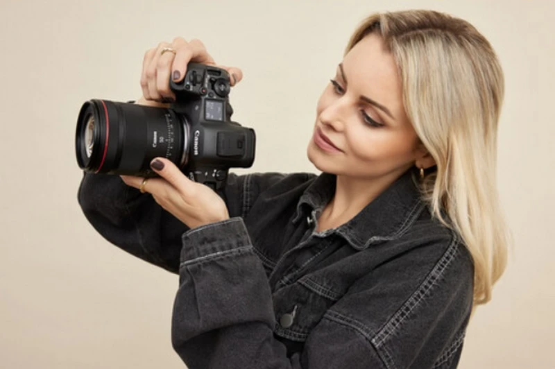 Canon 50mm F1.4 - Chuẩn vàng của dòng ống kính tiêu cự 50mm 