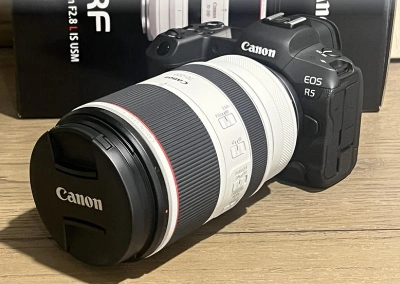 Canon RF 70-200 F2.8 là ống kính tele zoom cao cấp