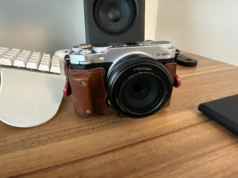 Fujifilm X-M5 là máy ảnh mirrorless nhỏ gọn với cảm biến 26.1MP