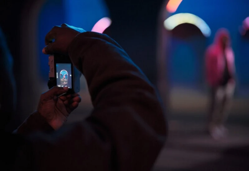 Màn hình được thiết kế phẳng hoàn toàn vào thân máy khi đóng