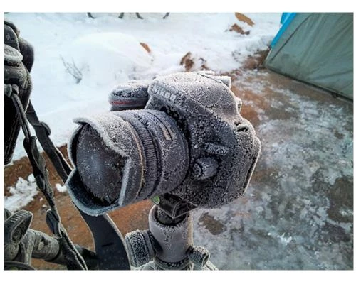 Bảo vệ máy ảnh khỏi băng tuyết