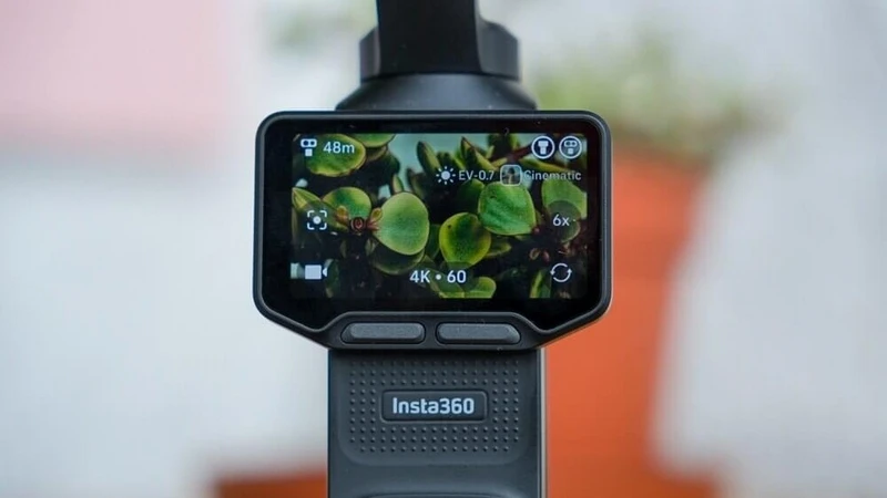 Insta360 LU tối ưu thao tác với màn hình cảm ứng kích thước lớn