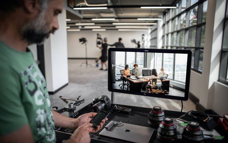 Đánh giá màn hình Atomos Neon 31