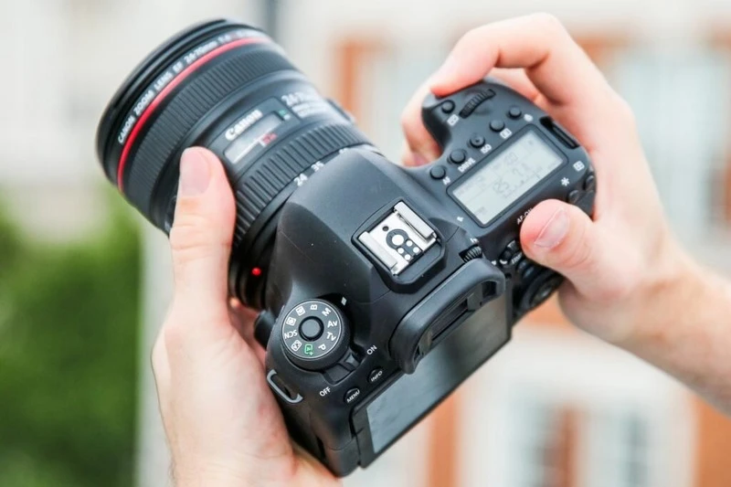 Máy tái tạo màu sắc chính xác, giảm nhiễu tối đa