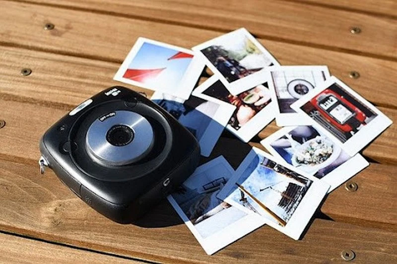 Dòng Instax Square nổi bật với ảnh vuông nghệ thuật độc đáo