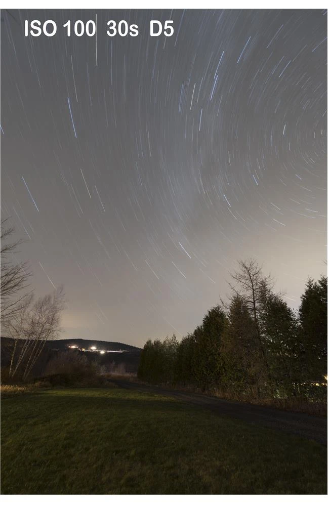 Nikon D850 cùng so găng chụp thiếu sáng với các đàn anh