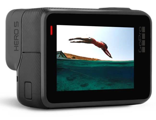 Amkov 8000S Plus vs GoPro Hero 5 Black: Hai dòng máy quay tốt nhất cho dân phượt hiện nay