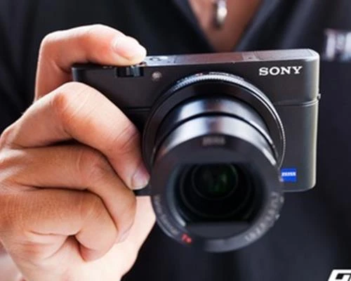 Nếu mua máy ảnh du lịch, hãy chú ý