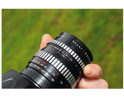 Những yếu tố quyết định giá bán ống kính