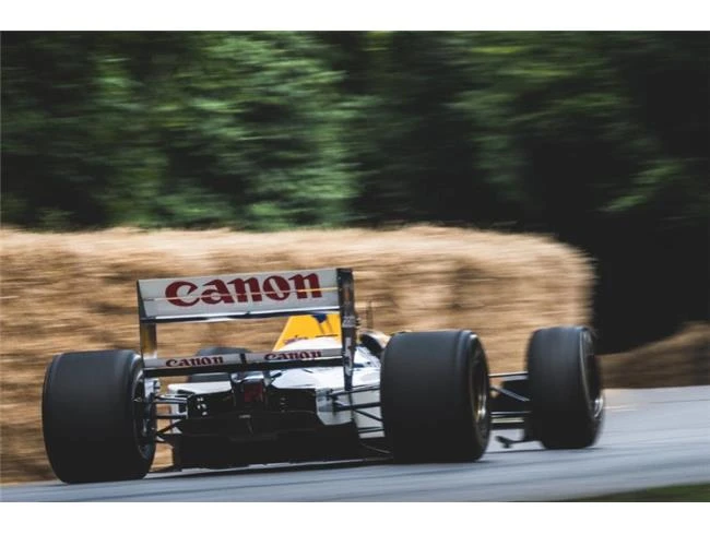 So sánh khả năng Nikon D750 và Fujifilm X-T2 chụp ảnh đua xe thể thao  (Phần 1)