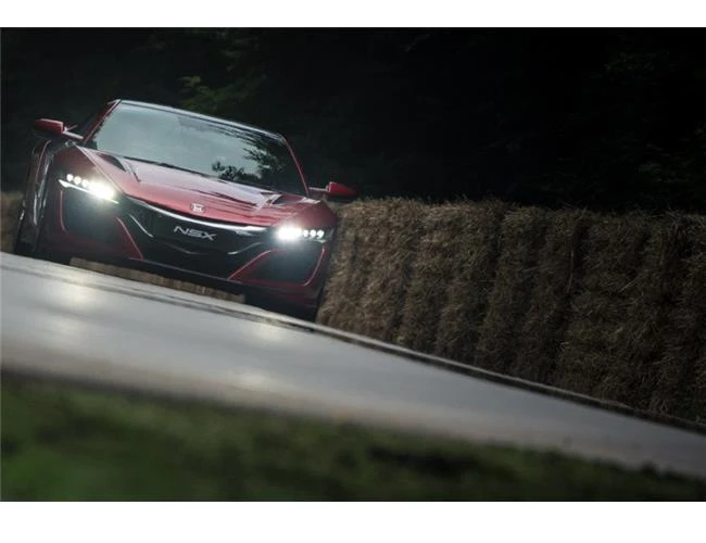 So sánh khả năng Nikon D750 và Fujifilm X-T2 chụp ảnh đua xe thể thao (Phần 2)