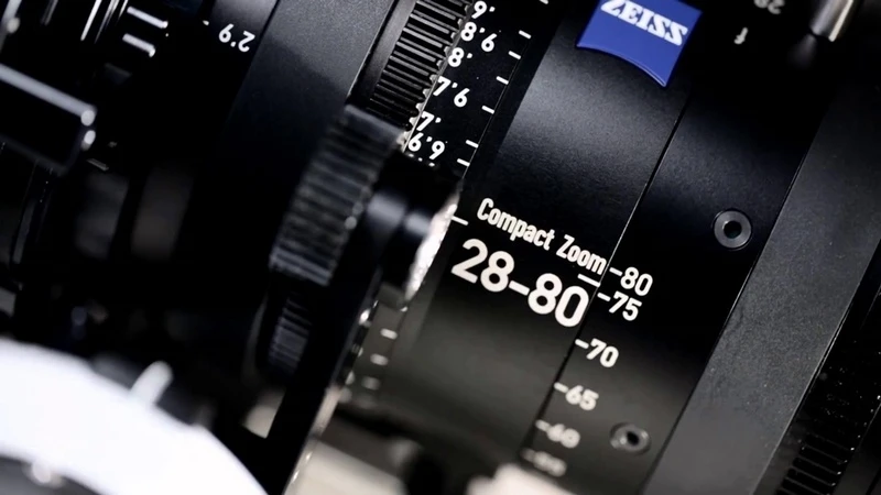 Ống kính Carl Zeiss đã trở thành biểu tượng vàng trong giới nhiếp ảnh 