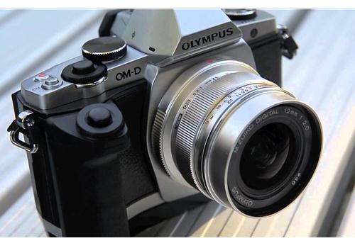 Ống Kính Olympus M.Zuiko Digital ED 12mm F2 (Bạc)