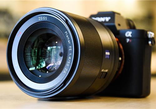 Ống Kính Sony Carl Zeiss FE 50mm F1.4 (SEL50F14Z)