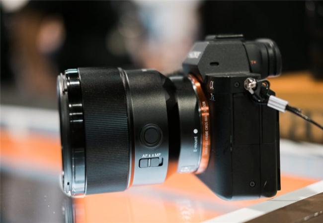 Ống Kính Sony FE 85mm F1.8 (SEL85F18) FULL FRAME