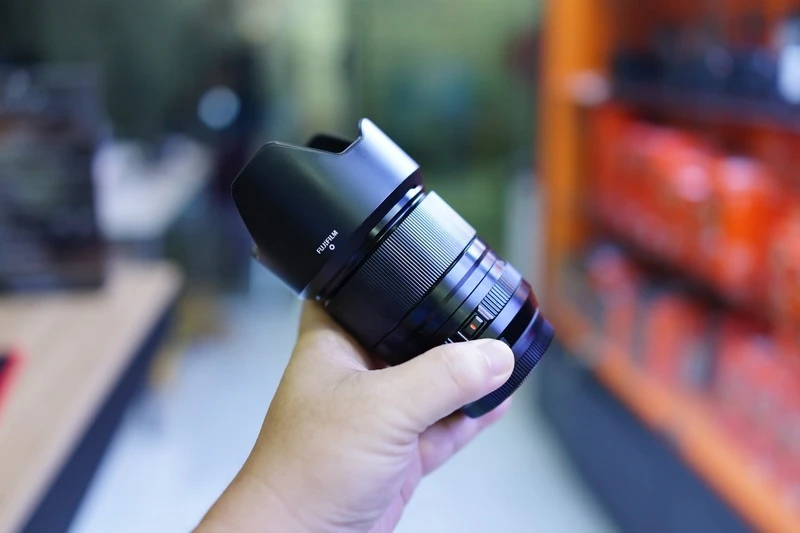 Clutch vs vòng xoay điện tử trên Fujifilm 23F1.4 