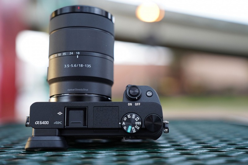 Khả năng tản nhiệt và thời lượng pin của Sony A6400 ấn tượng