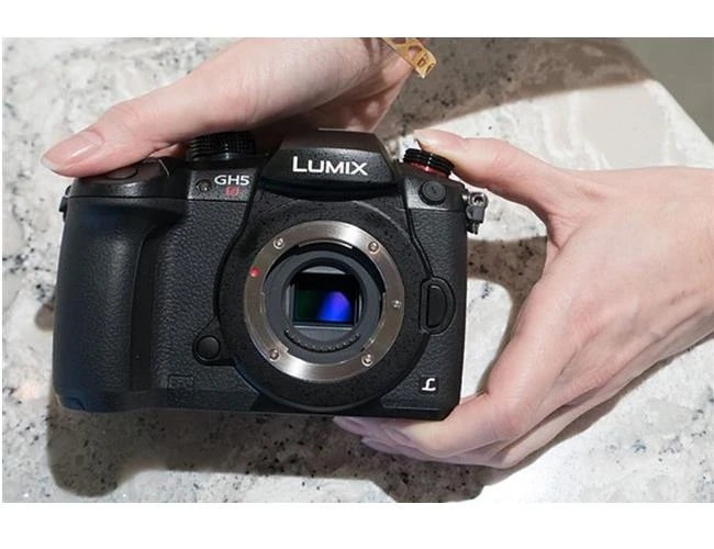 Panasonic GH5S vs Panasonic GH5: Có gì mới mẻ?