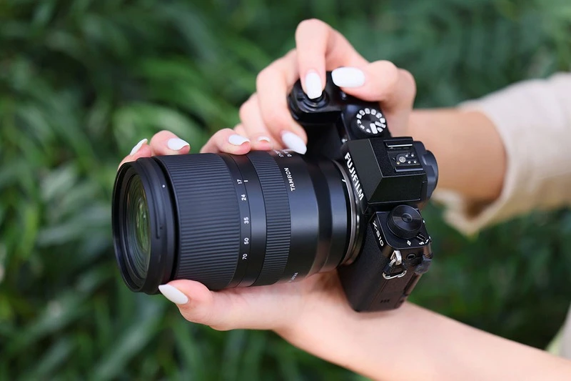 Top lens zoom đa dụng giá rẻ
