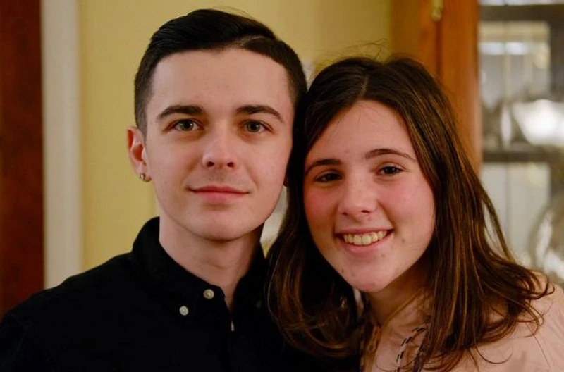 Bokeh tròn đều và xóa phông mềm mại khi chụp chân dung